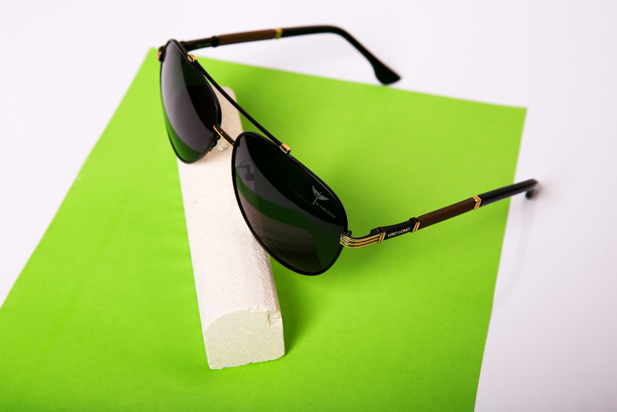 Aviator sunglass With design temples - Image 4